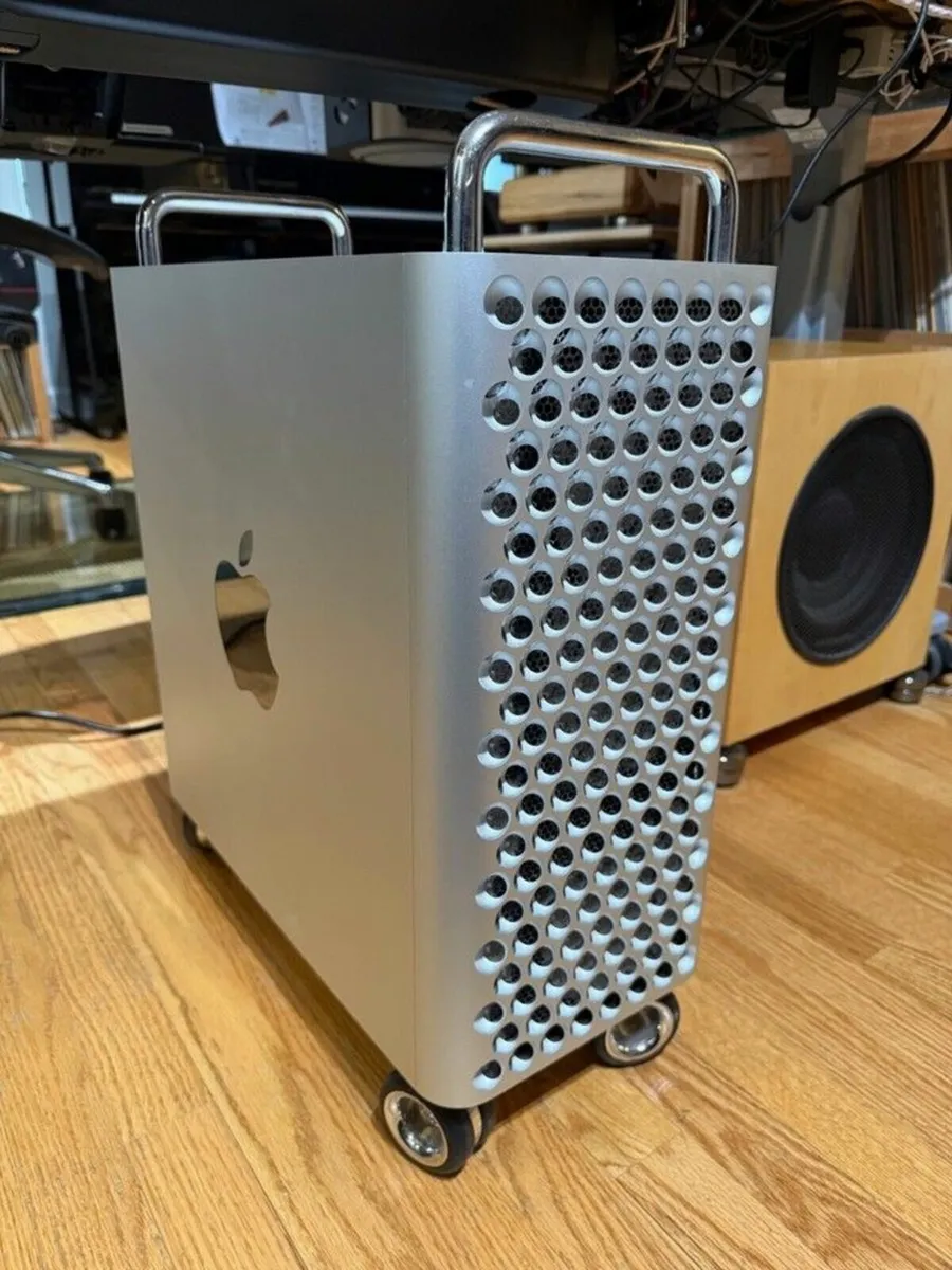 2019 Apple Mac Pro 2.5 GHz 28-Core Xeon, 0 GB RAM