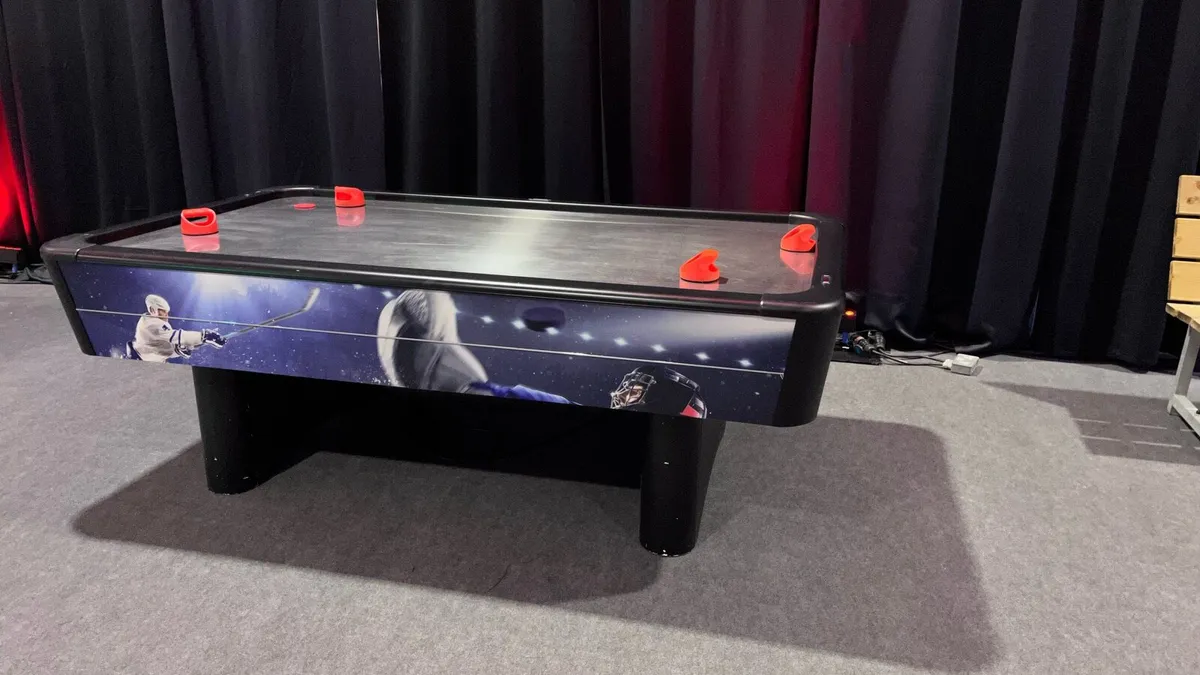 Air Hockey Table