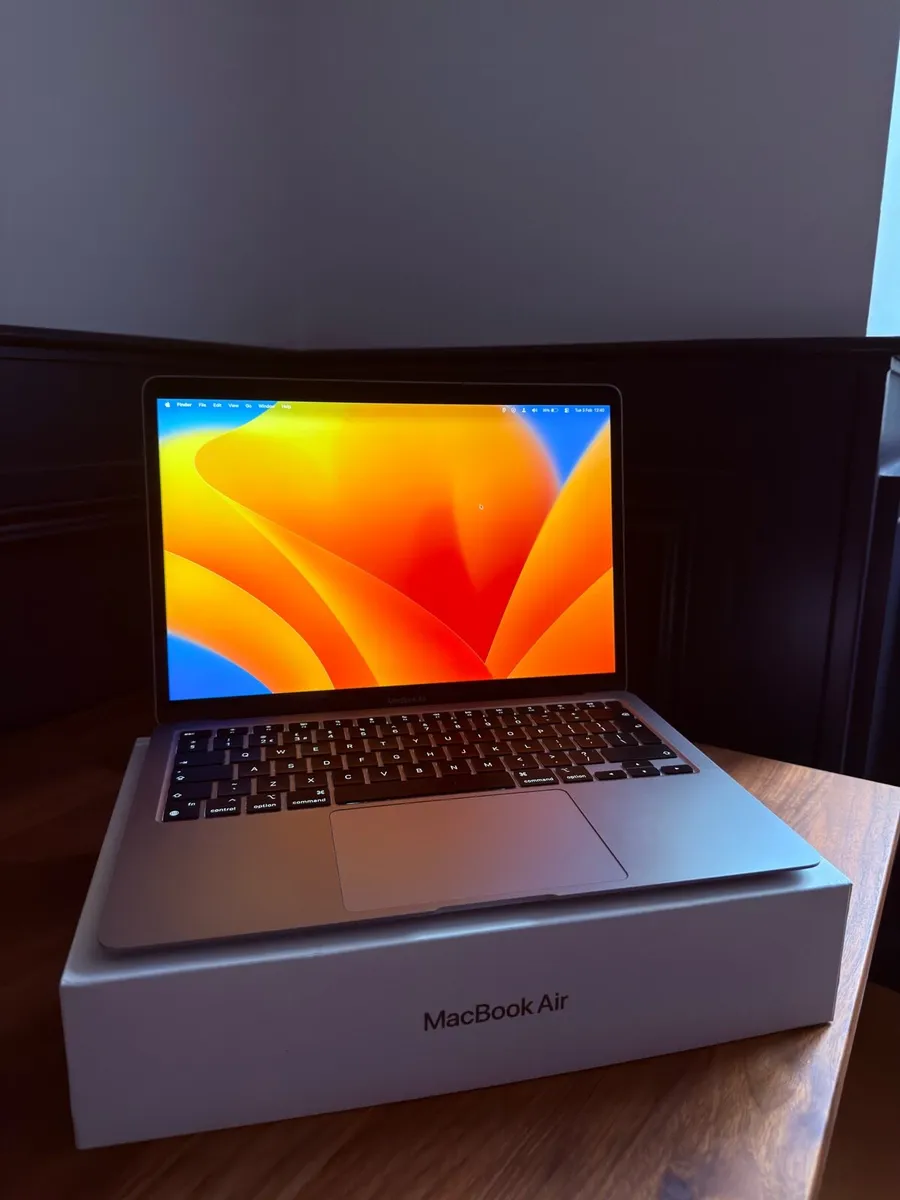 Apple MacBook Air M1 (2020) – 8GB RAM / 256GB SSD