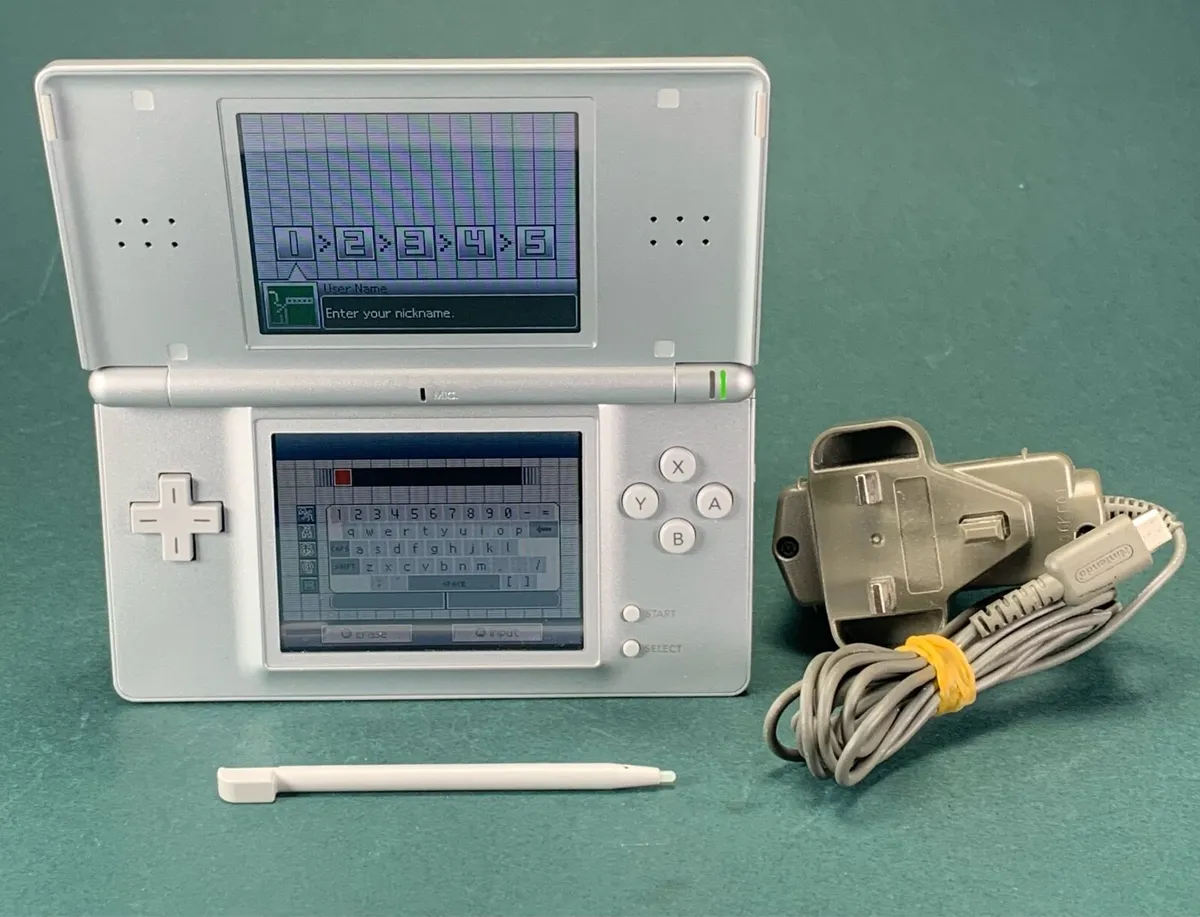 Nintendo DS Lite