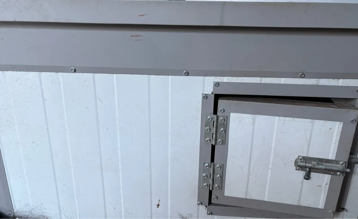 Insulated Dog Kennel