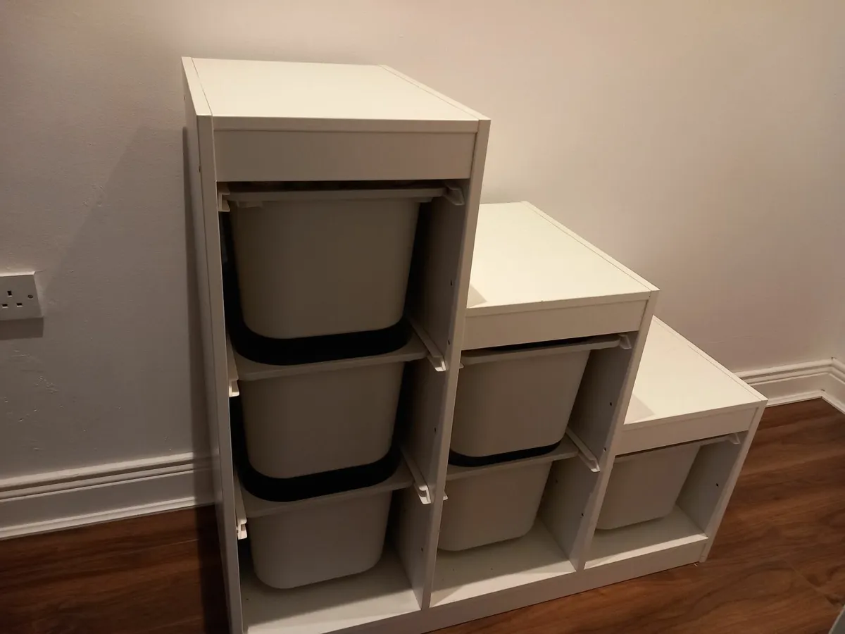 Storage unit and boxes