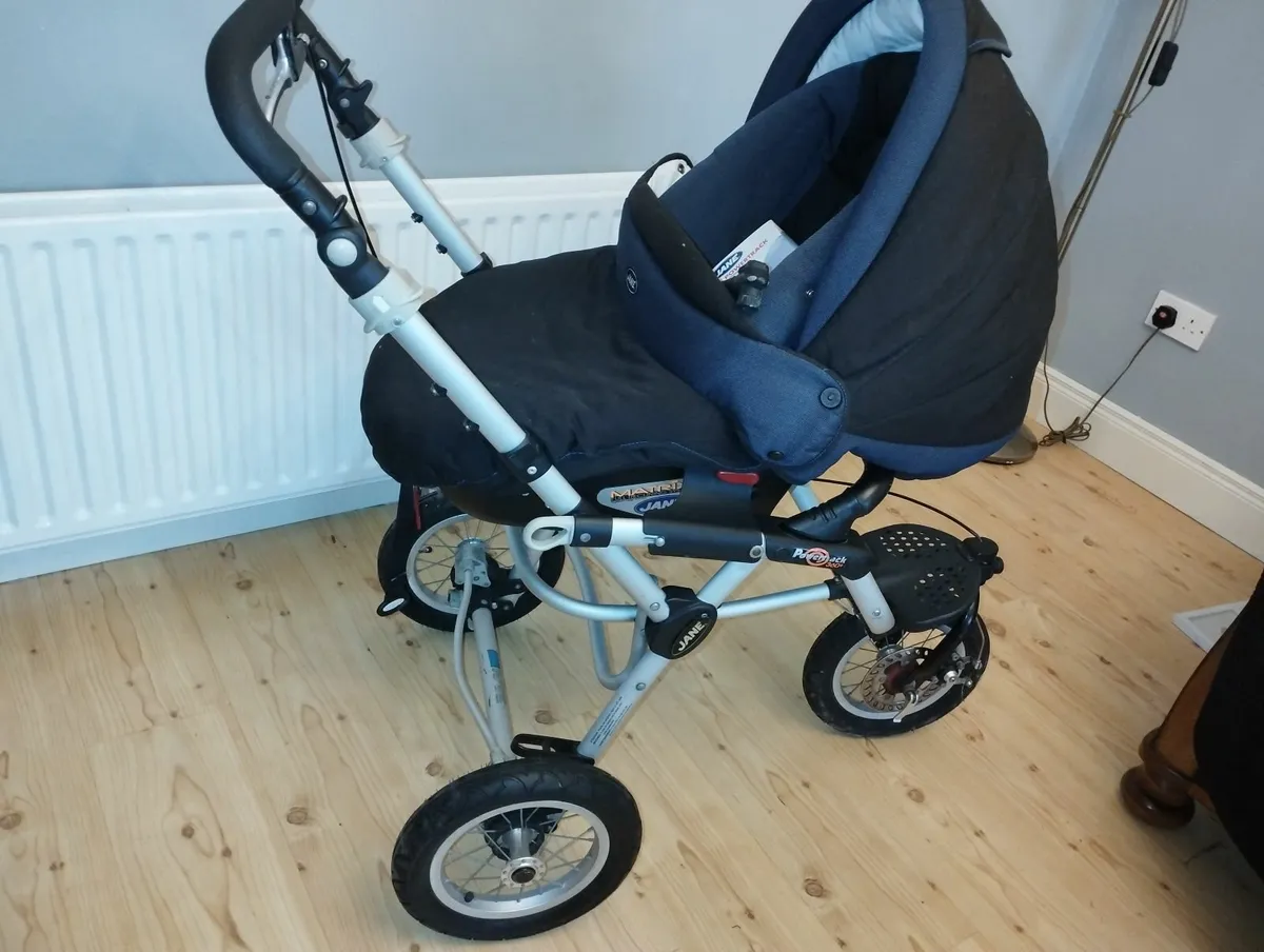 Jane Powertrack 360° buggy.