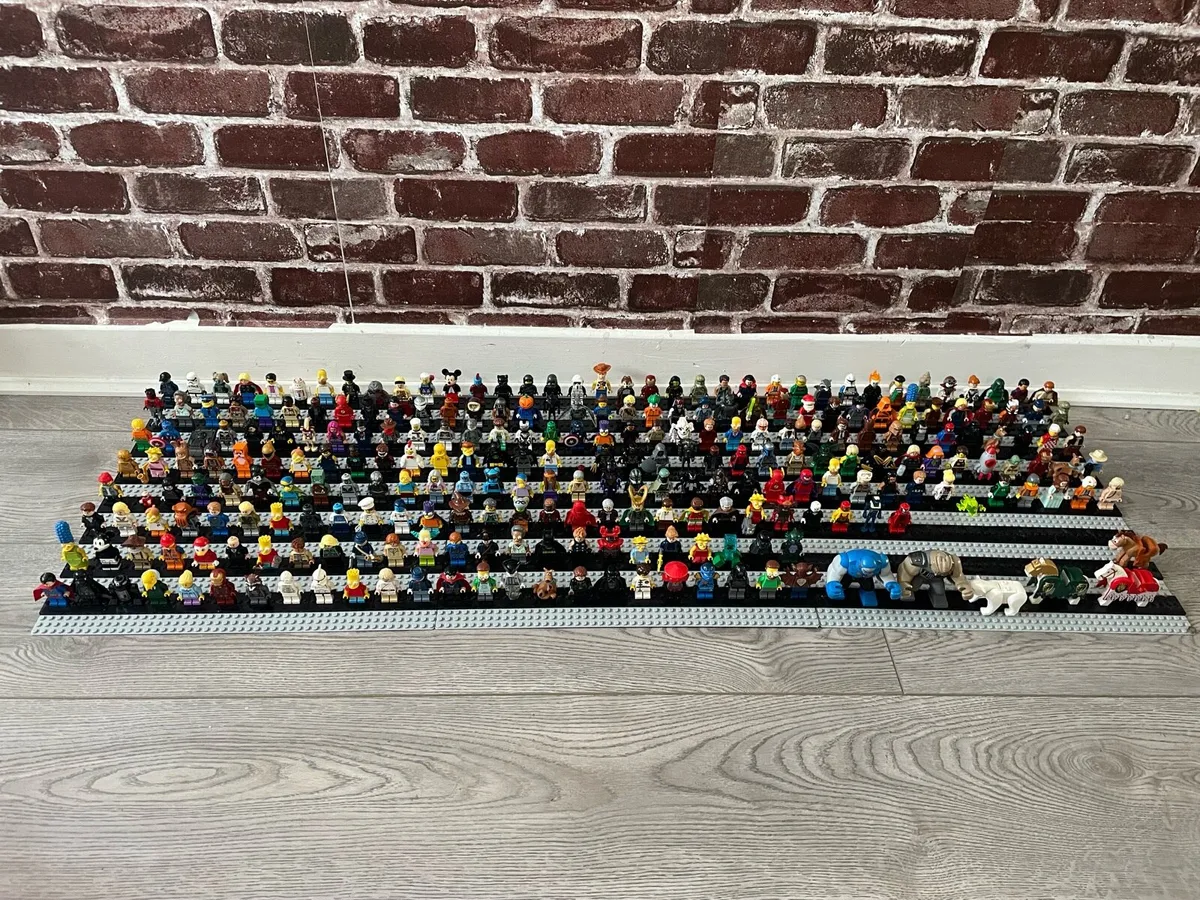 lego minifigures 250 minifigures complete BATCH