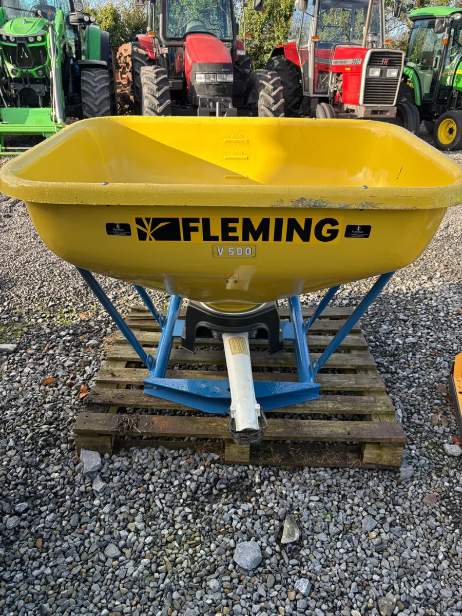 Fleming wagtail fertiliser spreader