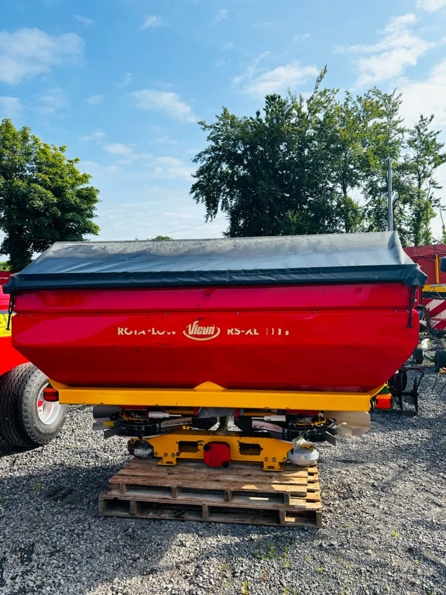 Vicon Rotaflow fertiliser spreader