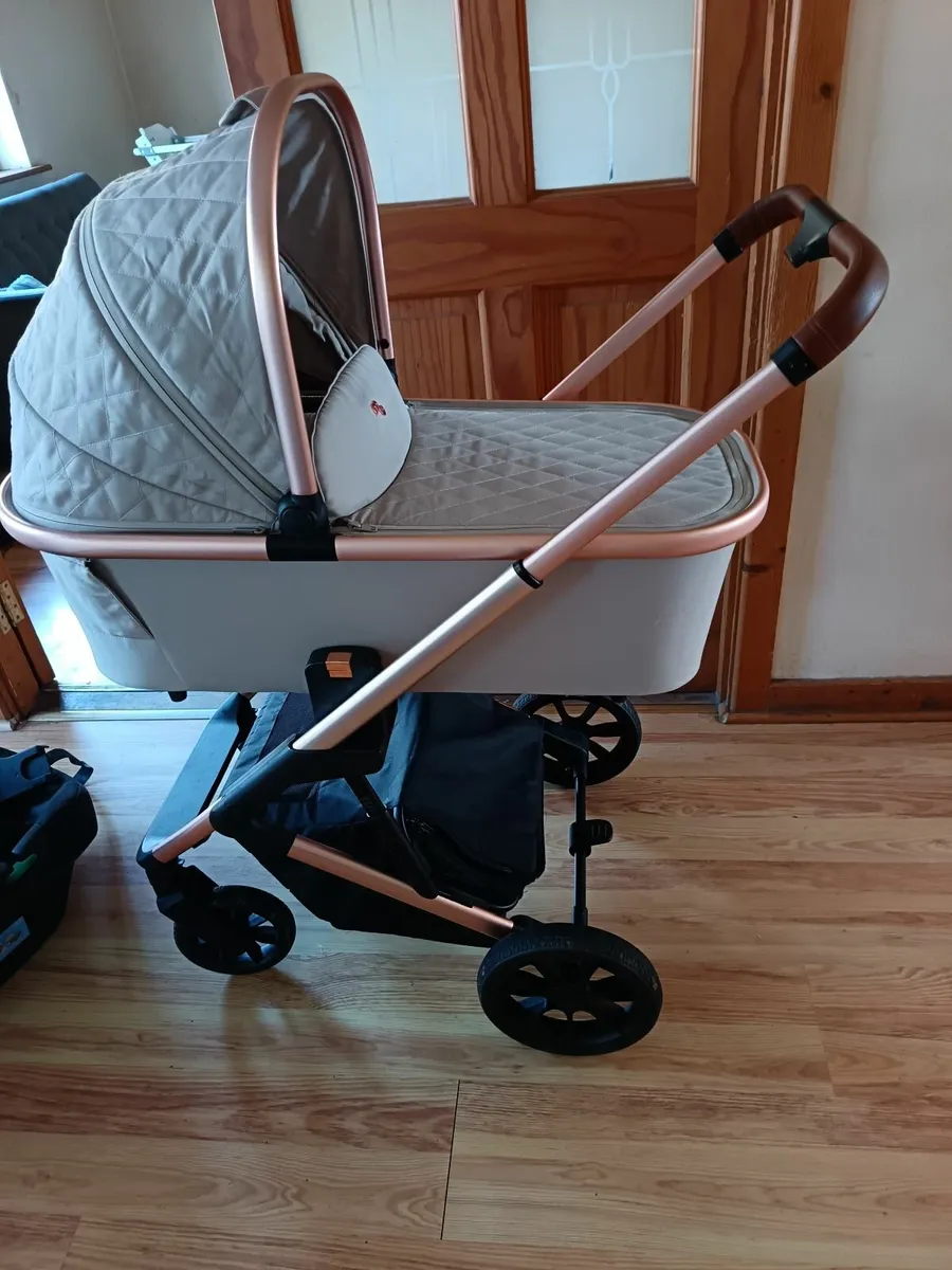 Travel system beige
