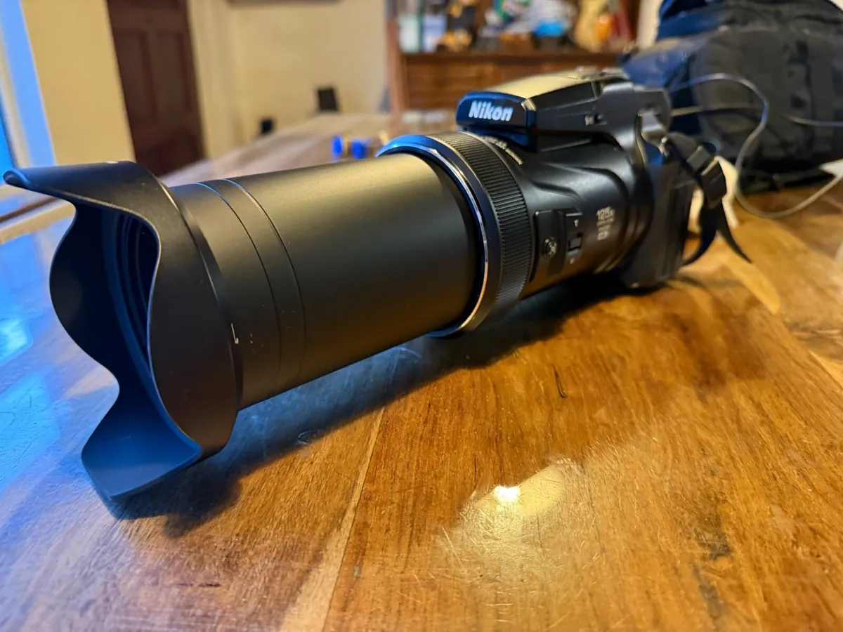 Nikon P1000 - Like new