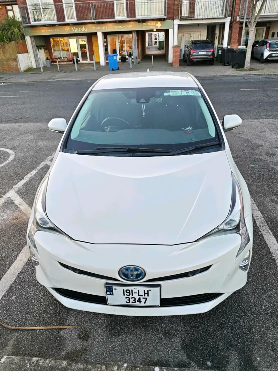 toyota prius 2019