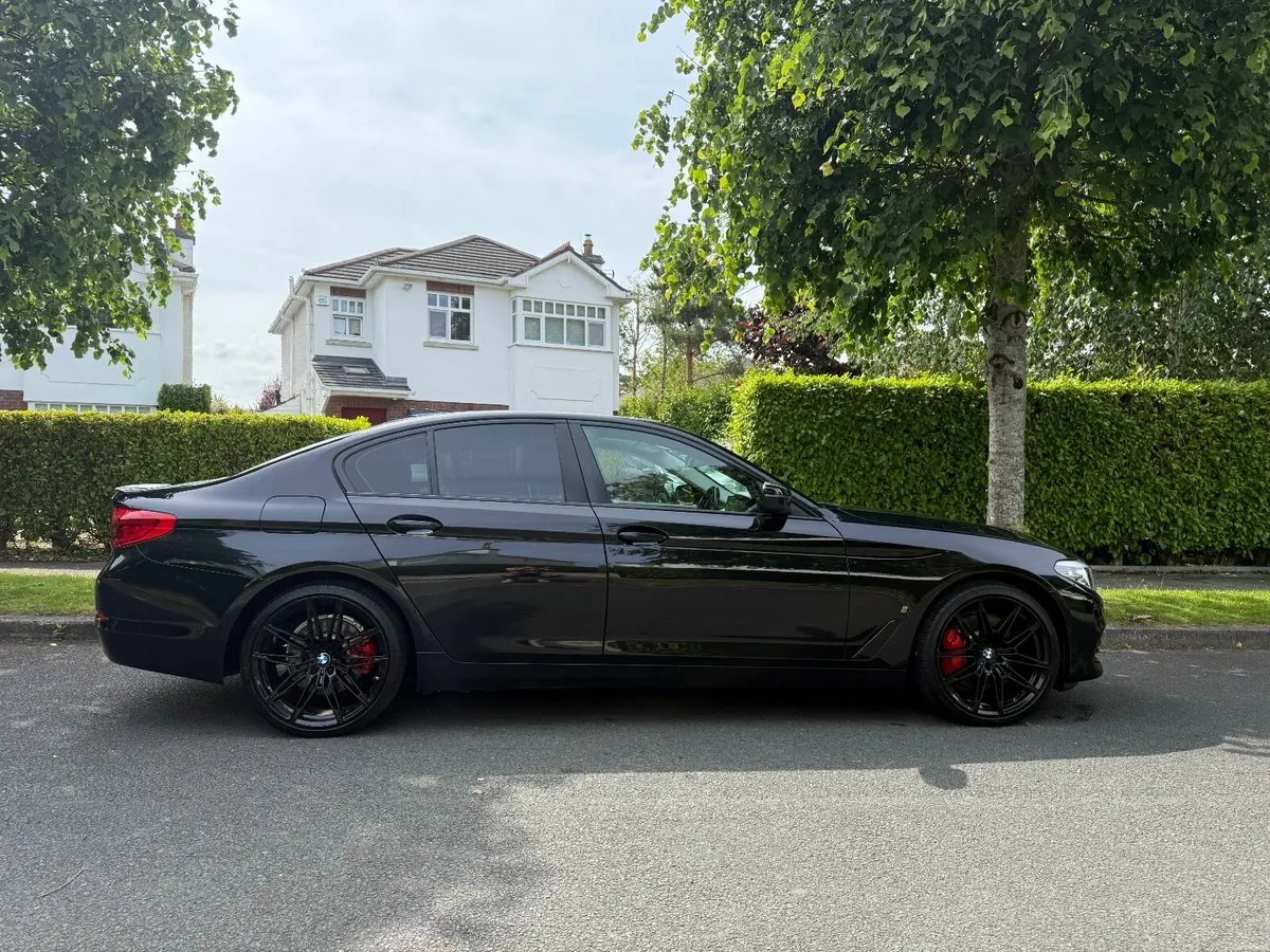 BMW 5-Series 2017 | Sunroof | 20” Msport alloys