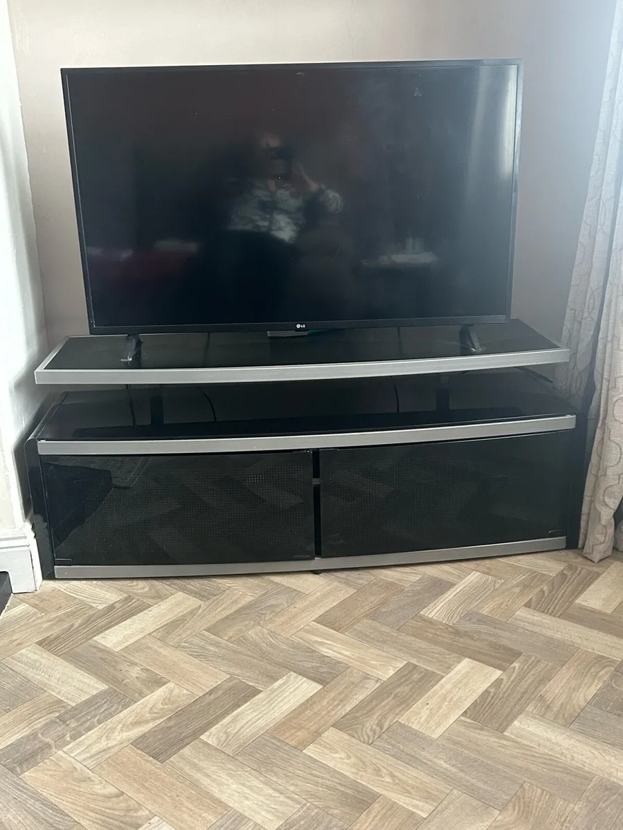TV cabinet